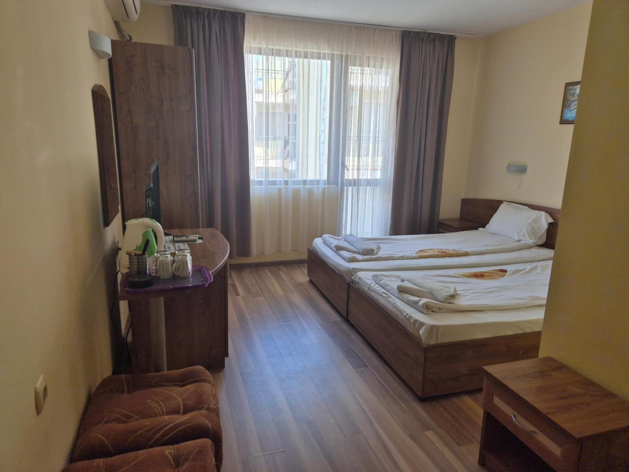 Vladimirov Guest House Primorsko Habitación foto